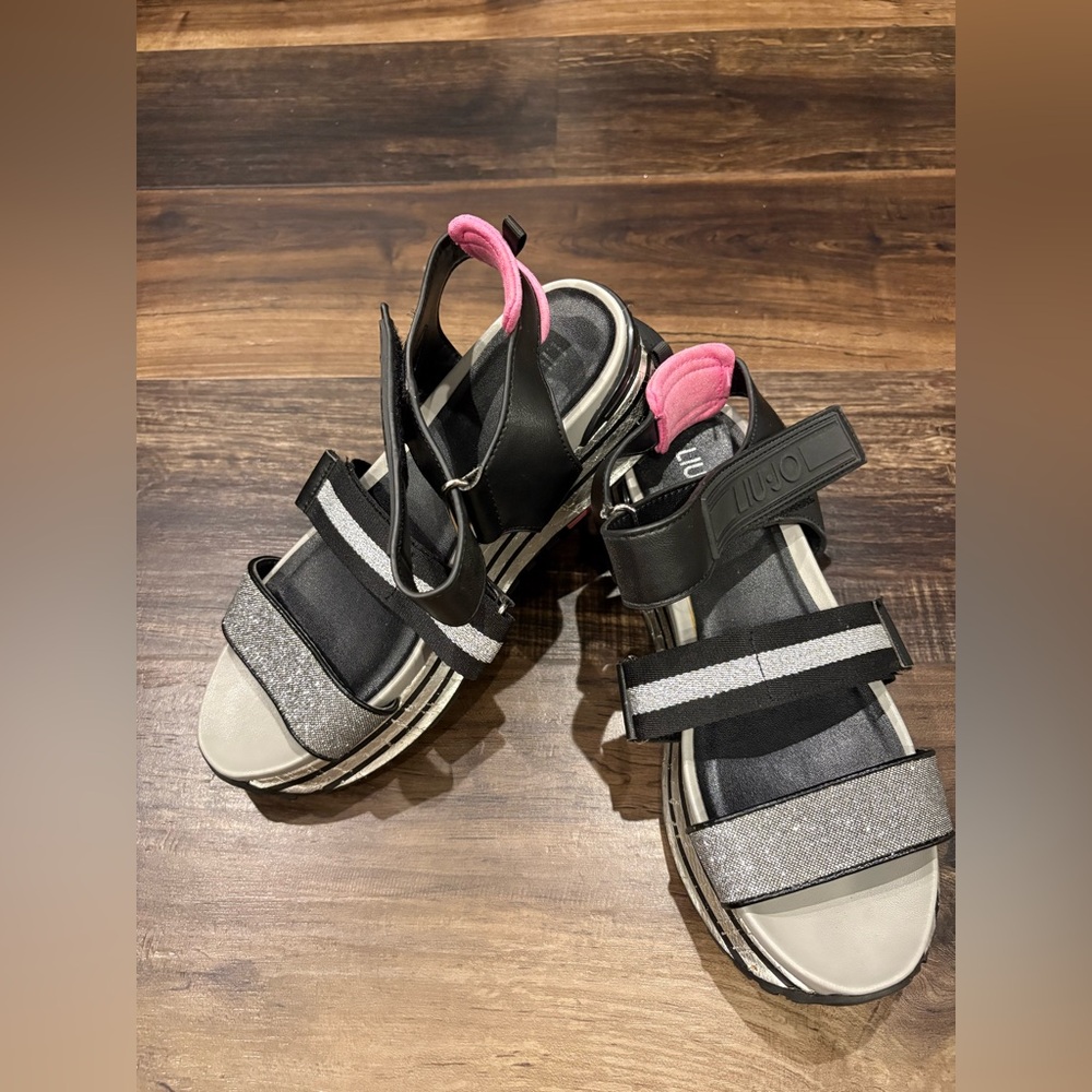 Stylish Black & shimmery Silver Women's LIU JO Sandals